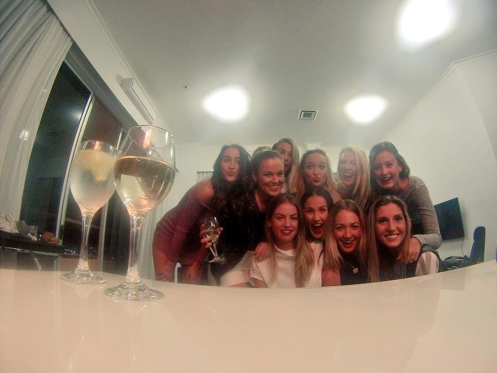 msrileyyyy's tweet photo. When the girls decide to get a penthouse.....never a good idea #bondididntknowwhathitthem #levelp http://t.co/X7bO2w54nb