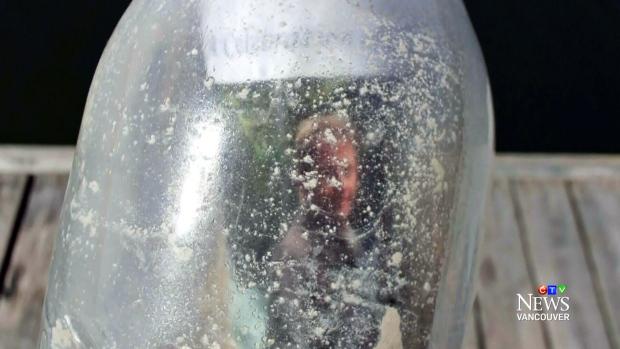 CTVToronto's tweet photo. Canoeists find ashes with message in a bottle: 'My wish to see the world'
 http://t.co/uimJNcAVPV http://t.co/97xO85Pce6
