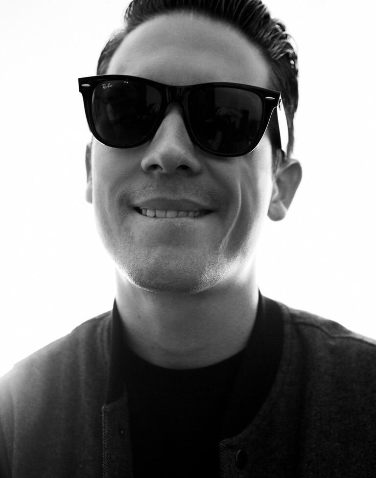 HAPPY BIRTHDAY G EAZY
You look so good in this pic 