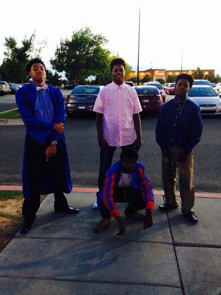 Chris_Potts5's tweet photo. 🌍🌊🌐 #homelesswave BLOOD BROTHER WAVIN http://t.co/7e8gcZECnS