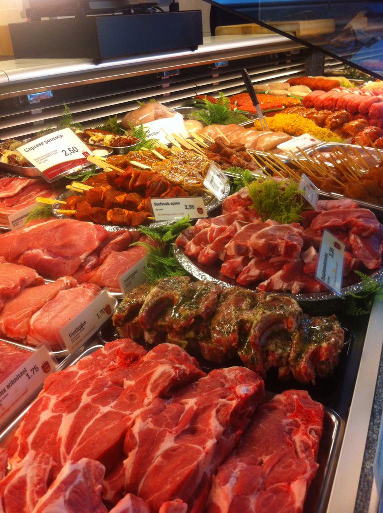 slager_vdmeer's tweet photo. Wij zijn er helemaal klaar voor! Ook voor de barbecue weer volop keus. http://t.co/GBJEhVG4Du