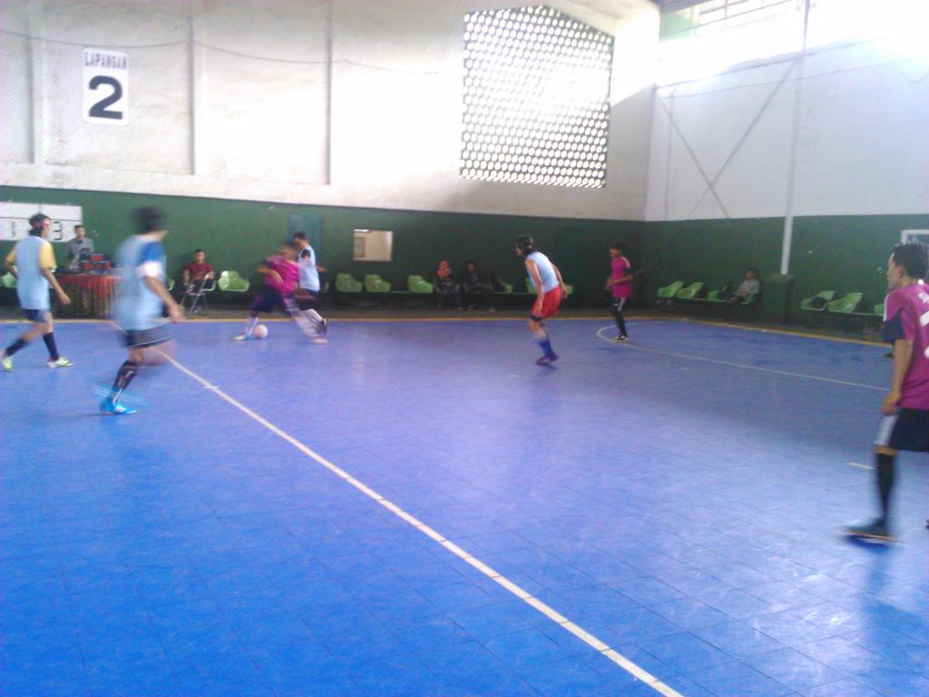 Pertandingan semakin seru di lapang 2. 
Memperebutkan juara 3 <a href="/HMS_UPI/">HMS FPTK UPI</a> .#ccl2015