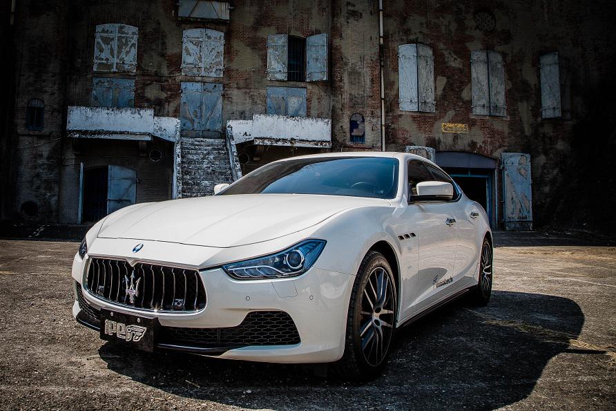 ipe_f1's tweet photo. to all Ghibli owners: if you feel drone/resonance at low rpm, inquire now for a IPE exhaust! #ipe #MaseratiGhibli http://t.co/KMKhGSnljv