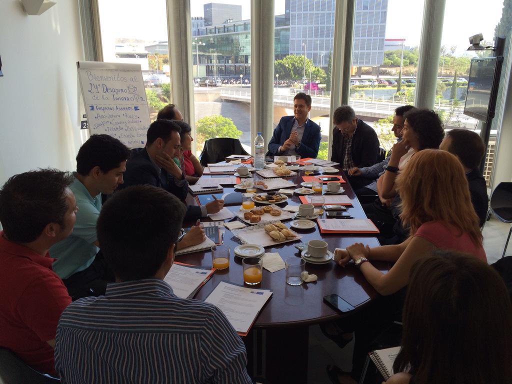 BicEuronova's tweet photo. Desayuno de la #innovación con @AgioGlobal @Alad3_Consult @BcsConsultoria @CoachAirlines @ideafixmalaga #EscuelaExce http://t.co/DRfzD1XPvB