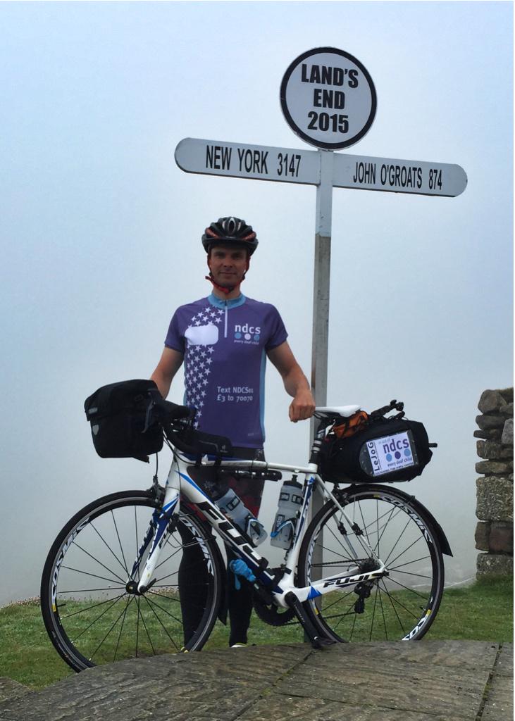 JamesSanter's tweet photo. @ndcs at the start of #LeJoG challenge. https://t.co/dAxD5wDeA7 http://t.co/qFAwFZR9ks