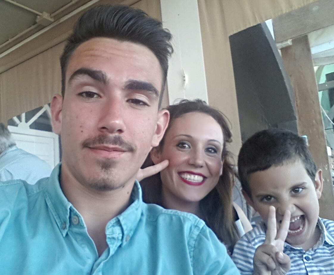 Isaa_Ru's tweet photo. Una de primos guapos con @josegadonaire ! #migordo #LaCita #Postureo ~Osquierobichejos http://t.co/46WUlH0VH5