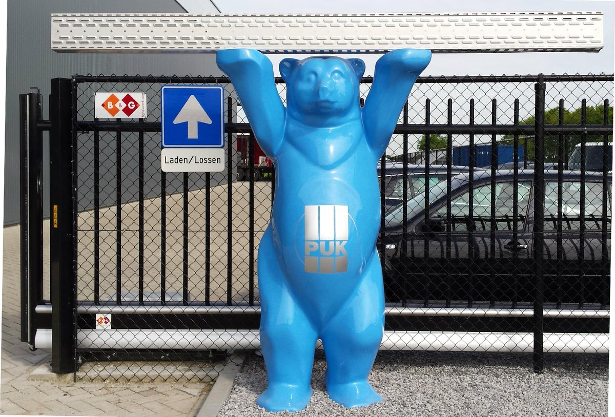 Onze Berlijnse beer staat er tevreden bij <a href="/pukbenelux/">PUK Benelux BV</a>