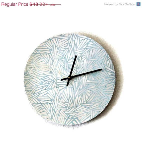 ShannybeeboR's tweet image. SALE Unique Retro Wall Clock, Ready to Ship, Geometric Decor, Home an… etsy.me/1FH8bc8 #Etsy #GeometricClock