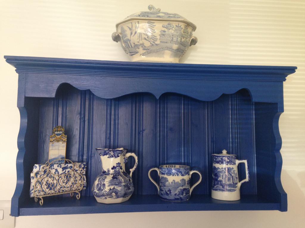 JuneWatmore's tweet image. Painted cut down top of dresser to hold #blue and white.  #weybridge