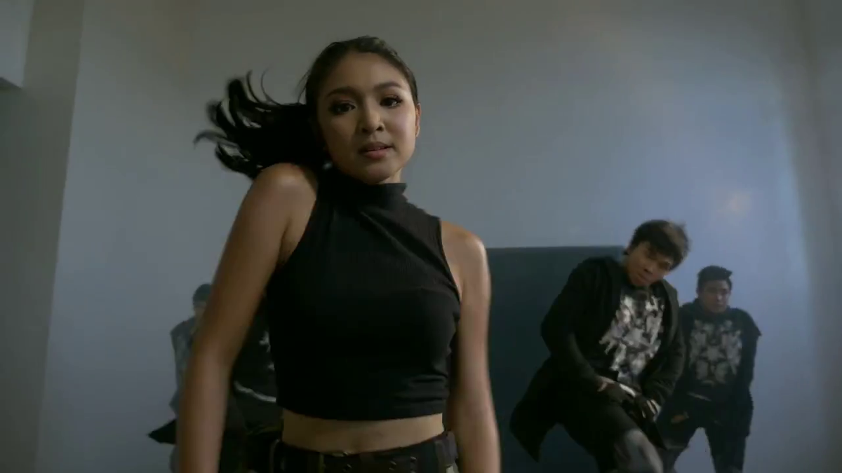 hello_nadineph tweet picture