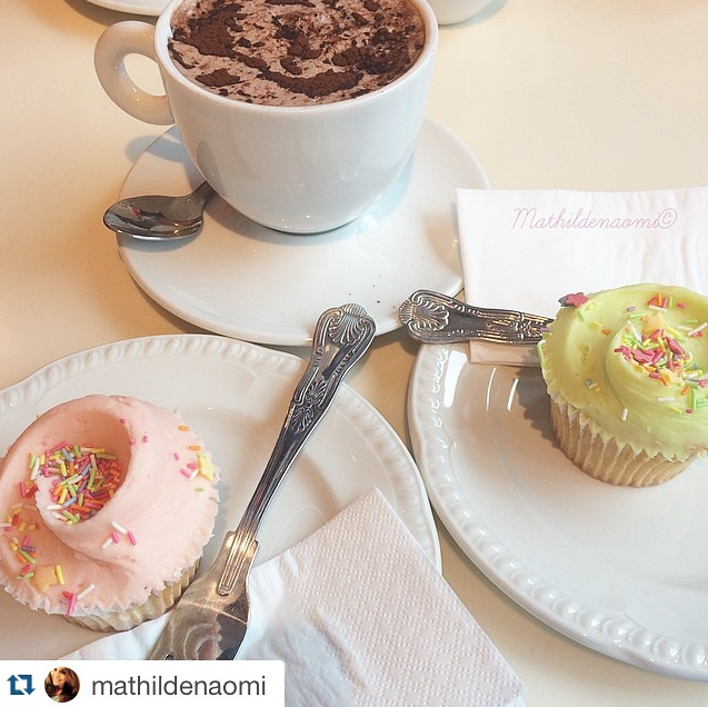 hummingbbakery's tweet photo. Feeling generous? We are! And hopefully you are too, because it's Treat a Friend Friday!  http://t.co/4dlVdmuQi4 http://t.co/6DuugJjZWL