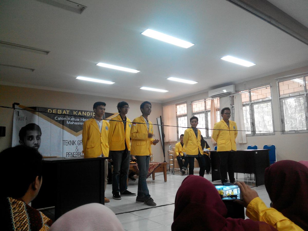 PemiraTGP_2015's tweet photo. Debat Kandidat Semakin Memanaaaas!!!!! Semangaaat bro!!😉 http://t.co/bswjy5PSwe