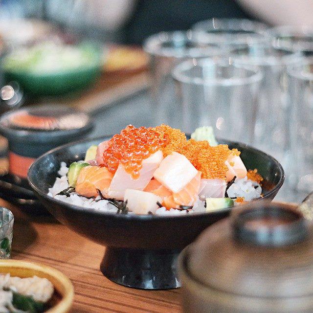 OpenRice_Sg's tweet photo. Extremely pocket-friendly Bara Kaisendon lunch set that only costs $18.80++ at Sumiya Charcoal Grill Izakaya! http://t.co/XCW997OT6b