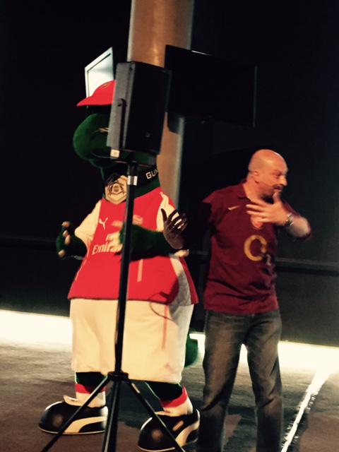 Simonburton's tweet photo. Me backstage at #isesaccelerate with my bro Gunnersaurus. @marcdazzo @ISES_UK @ArsenalEvents http://t.co/qZ6fy0fLhq