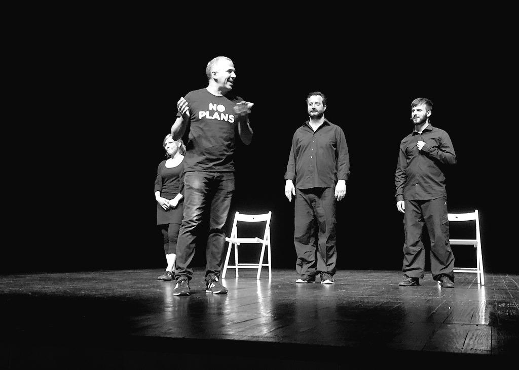 Calamburteatro's tweet photo. Ayer disfrutamos de un formidable doblete de shows en #FESTIM015 ¡enhorabuena @Impromadrid @improtour y @Teatribu! http://t.co/F7FIRqoT8Y