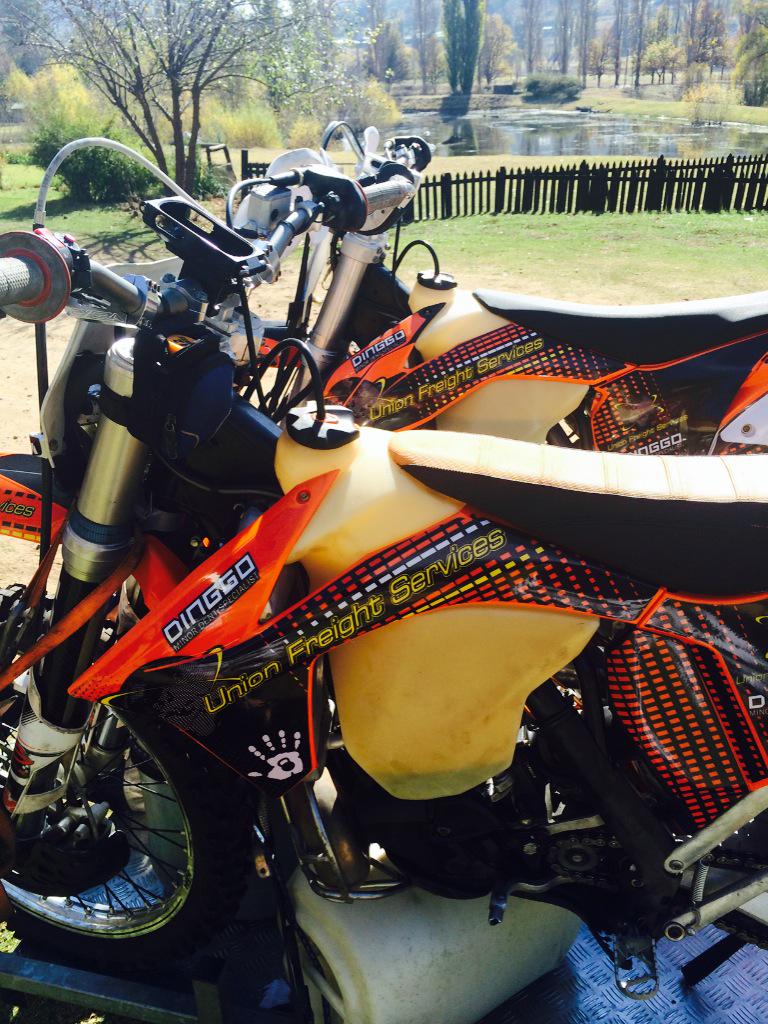 chrisfeltonZA's tweet photo. On route to @RoofofAfrica - Team @UnionFreightSer #Dinggo #UnionFreightServices http://t.co/z4ddQdLWpc