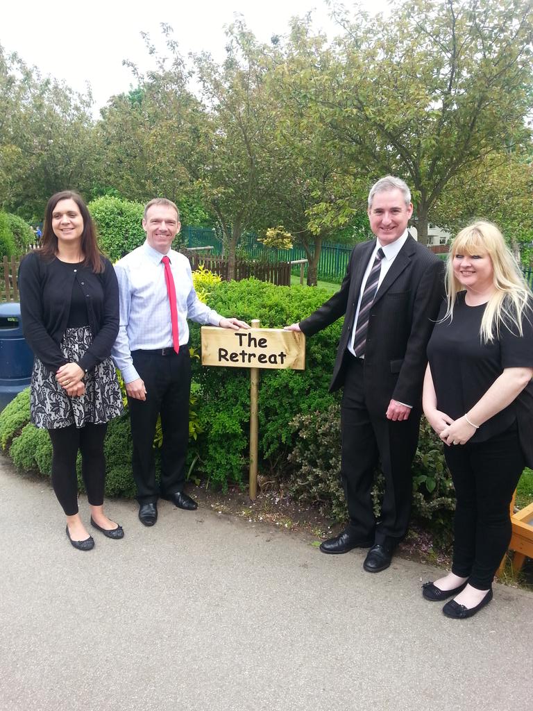 QueenswayPS's tweet image. Thank you to @GregMulholland1 for opening &apos;The Retreat&apos; @QueenswayPS this morning #relaxandlearn