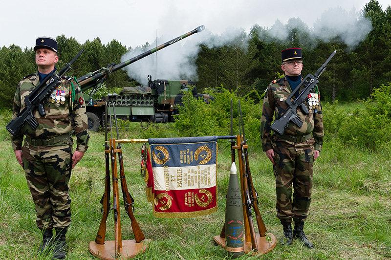 Armees_Gouv's tweet image. #Hommage #dissolution Le dernier coup de canon de l’histoire du #1RAMa à Suippes bit.ly/disso1RAMa