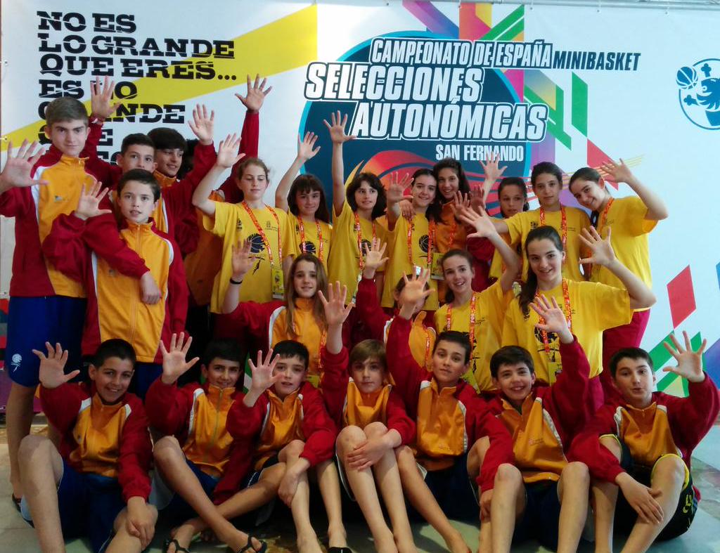 FBCyL's tweet photo. Reportaje especial de la actuación de nuestras selecciones en el pasado #Mini2015 http://t.co/iu7gQMOZZq http://t.co/QPU4qsO1bc