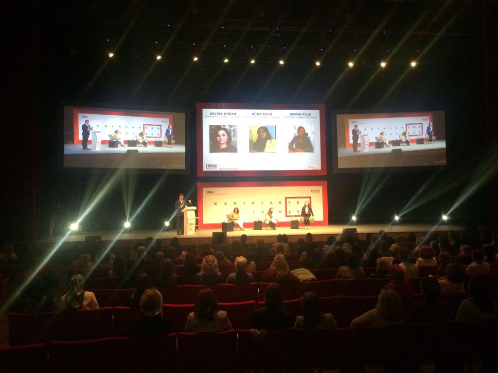 kadinicintekses's tweet photo. 3. panelimiz Selina Doğan, @HudaKaya777 ve @Senemkilic78 ın katılımı ile başladı. #BenimSesimSensin http://t.co/lVMX7hEQZD