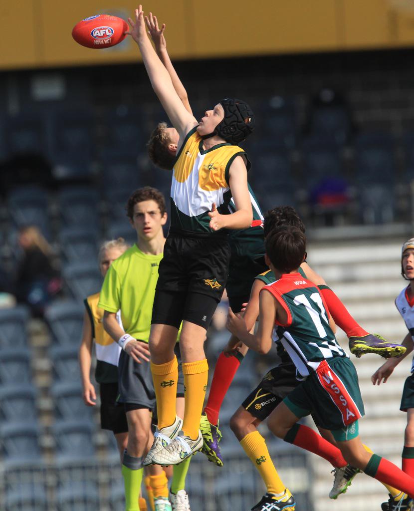 BigRed_SWR's tweet image. So proud of my boys effort at the NSW AFL PSSA Championships! Did himself and the Nth Coast proud! #crackingphoto