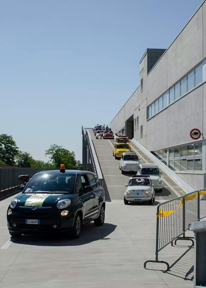 ceccato_auto's tweet photo. Domenica 24 Maggio, 19° Raduno #Fiat500, dal 1957 ad oggi! Vi aspettiamo a Thiene per un tour indimenticabile! http://t.co/lxEiXLOAoW