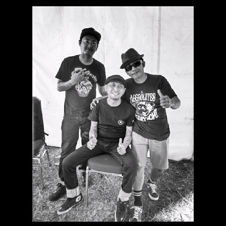 REREGEAN_Band's tweet photo. Dawg eat totay...  @shaggydogjogja #reggaylitas #reggayisnotdread #panturaattack http://t.co/eshpLqierQ