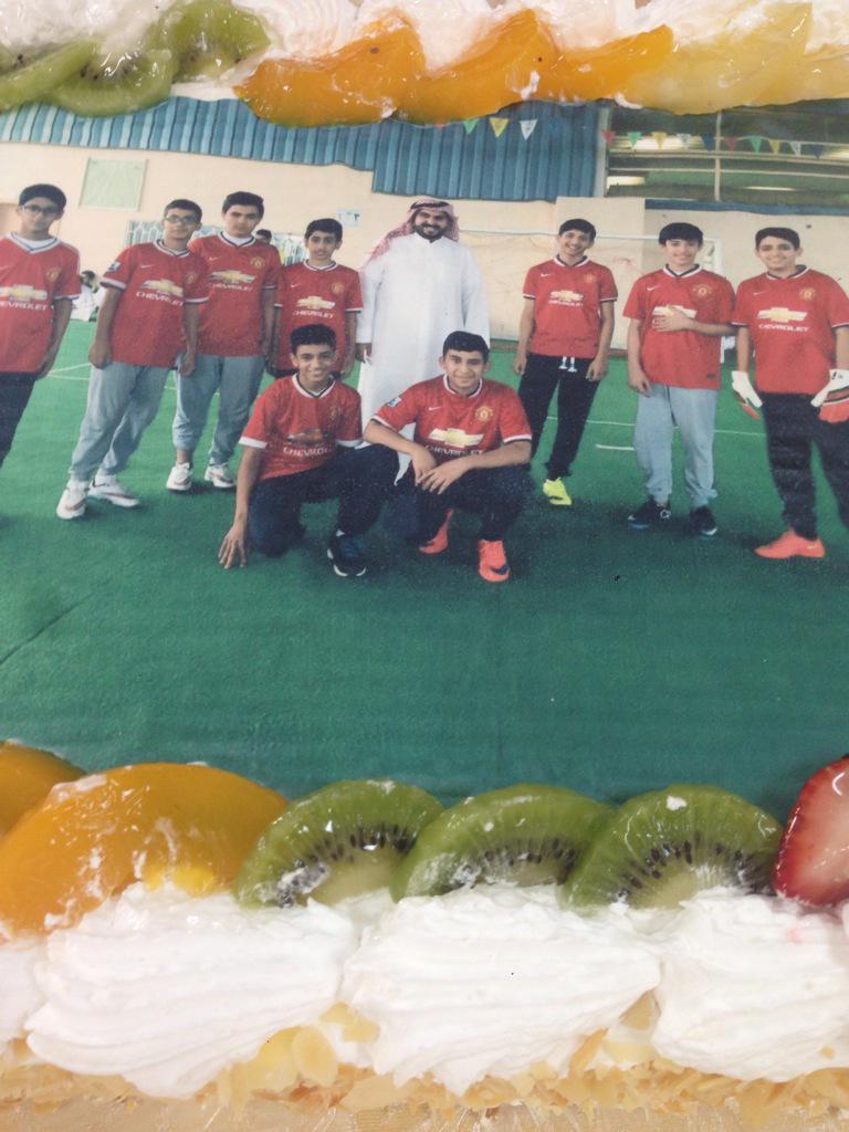 saudi_team's tweet photo. إحتفالية من أ. خالد القحطاني لفريق الملكي في الأسبوع ما قبل الماضي .. http://t.co/0YvWGzBvIW