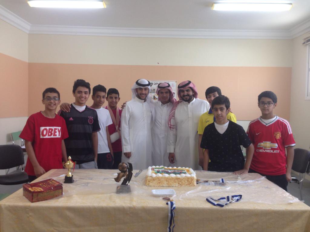 saudi_team's tweet photo. إحتفالية من أ. خالد القحطاني لفريق الملكي في الأسبوع ما قبل الماضي .. http://t.co/0YvWGzBvIW