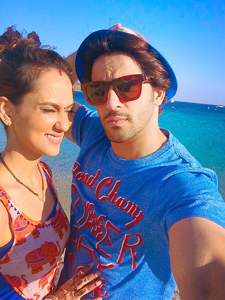 VikkasManaktala's tweet photo. Snippets of the honeymooning.. Thank you Wifey.. 😘 @gun_jaan http://t.co/nQ50zqoXxq