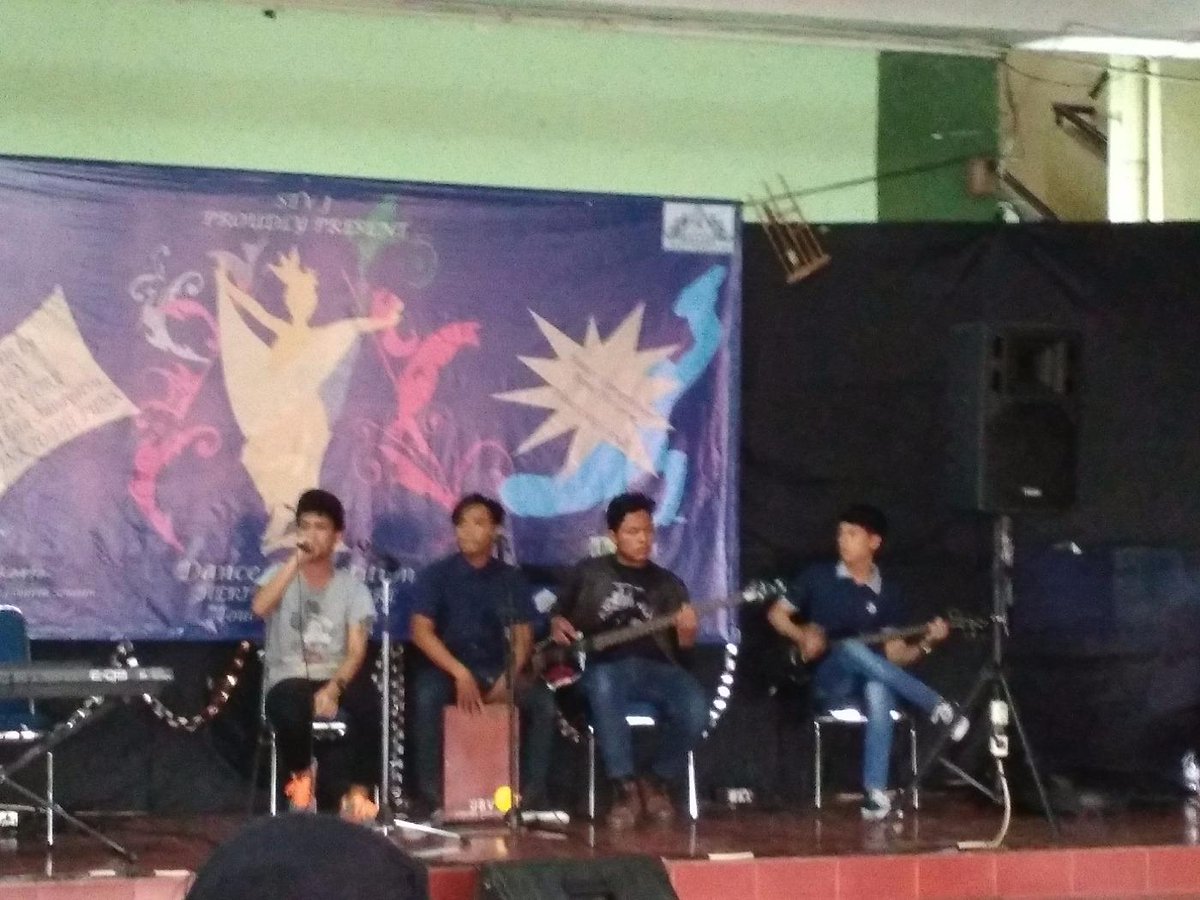 Aduhh, Old Story Band perform Ran-Dekat Di Hati, Jd Bikin sore2 di acara <a href="/UKM_STVJ/">Seni TARI VeteranJKT</a> makin deket di hati deh 💕💕