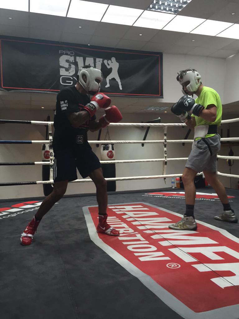 TandyBoxing's tweet photo. Good 6 rounds spar @TeamKiwitt &amp; @jezsmith1 today, both boys fighting York Hall, Friday don't miss it @AdamBrearley1 http://t.co/OIpz5Vu803