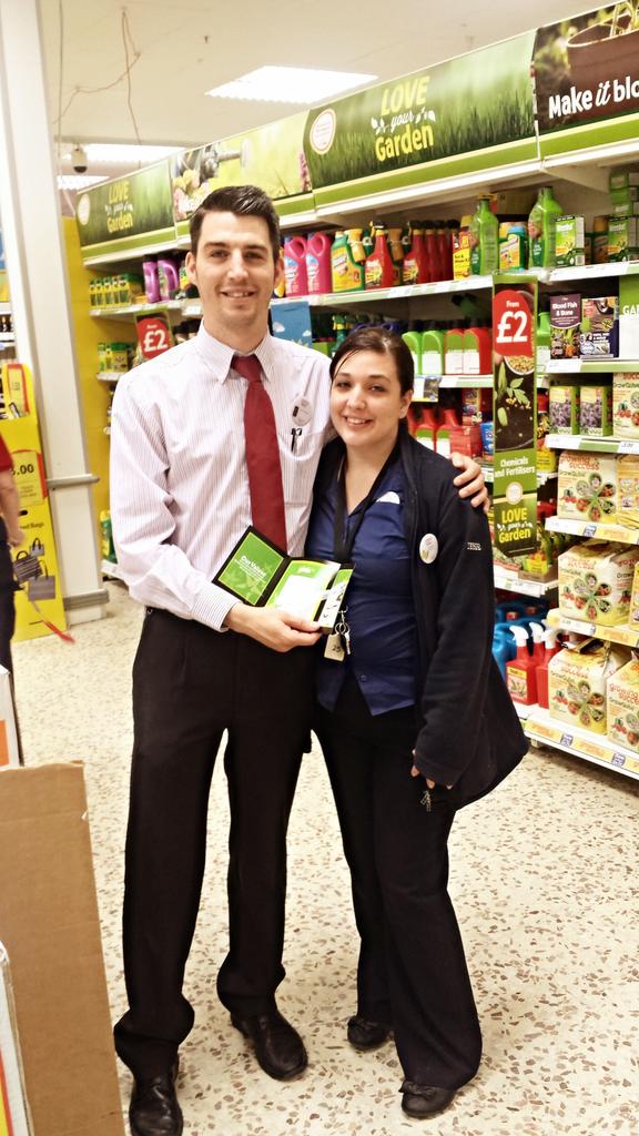 Well done Vicki going that extra mile helping a customer measure a microwave to get right size @nabby78 <a href="/Mantha_84/">Sam Proctor</a>