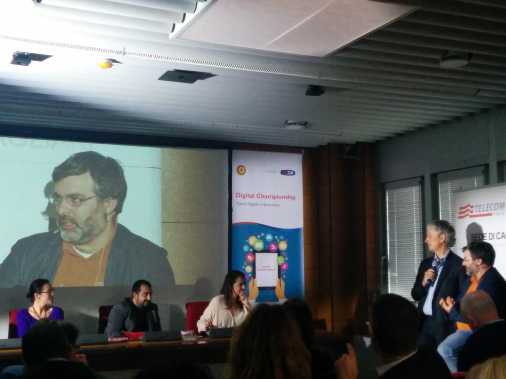 DigitalChampITA's tweet photo. Accesso ai nuovi processi tecnologici per tutti.Ecco l'impatto sociale di #BioHackLab di @LeonardoZaccone @RomaMakers http://t.co/4yFbPK6aPv