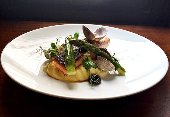 _SocialCompany's tweet photo. Roasted king salmon, asparagus, black garlic purée, peas, clams, parsley chowder @ClocktowerNYC, shot by Adam Robb http://t.co/DhJWgTKYmc