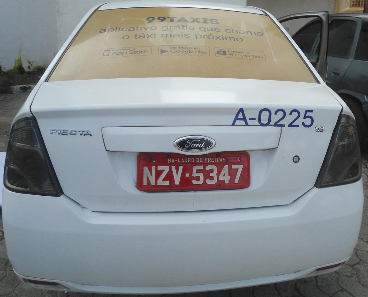 Midiadez's tweet photo. @99Taxis mais 1 mês nos táxis da Mídiadez nas ruas de Salvador e agora Lauro de Freitas/BA. Com quantidade duplicada! http://t.co/LraQaG5gYO