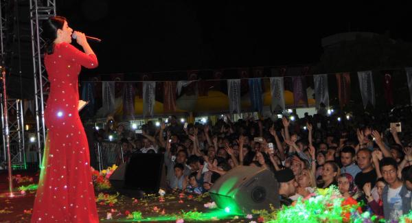 Gaziantep’te Zara konseri
internet1.co/magazin/gazian…