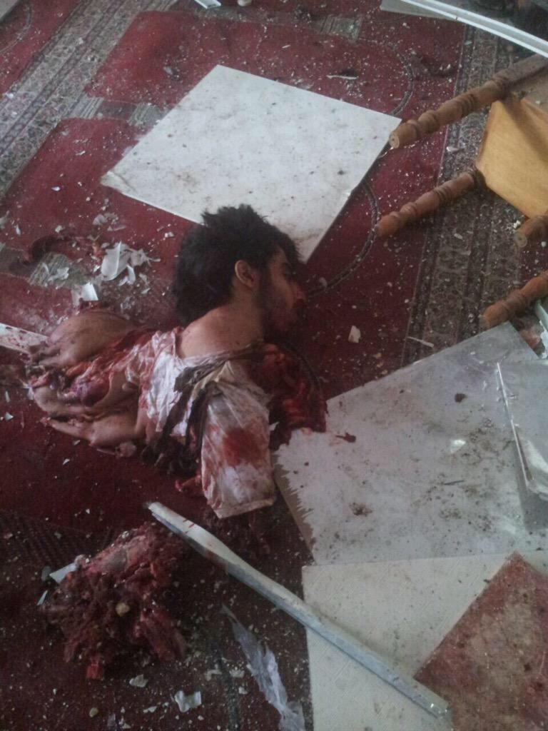 FREEDOM_QATIF's tweet photo. صورة الارهابي السعودي الداعشي في #انفجار_مسجد_في_ببلدة_القديح #القطيف http://t.co/1mxAUauwMf