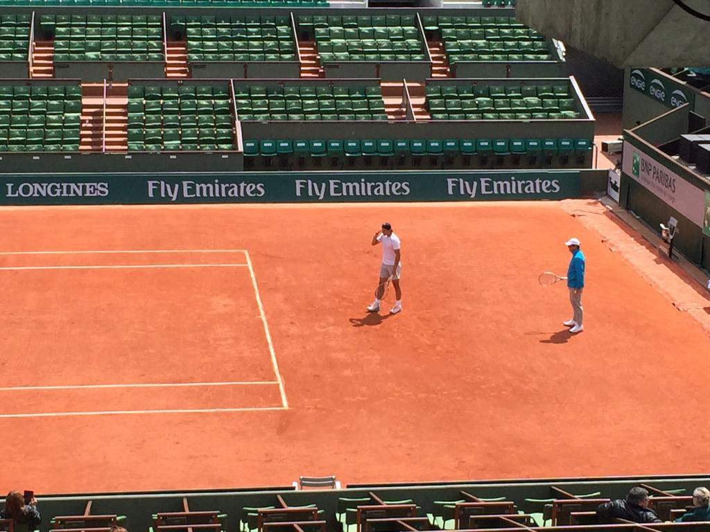 carole_bouchard's tweet photo. Nadal - Gasquet sur le central : http://t.co/q6lhxMnrNd