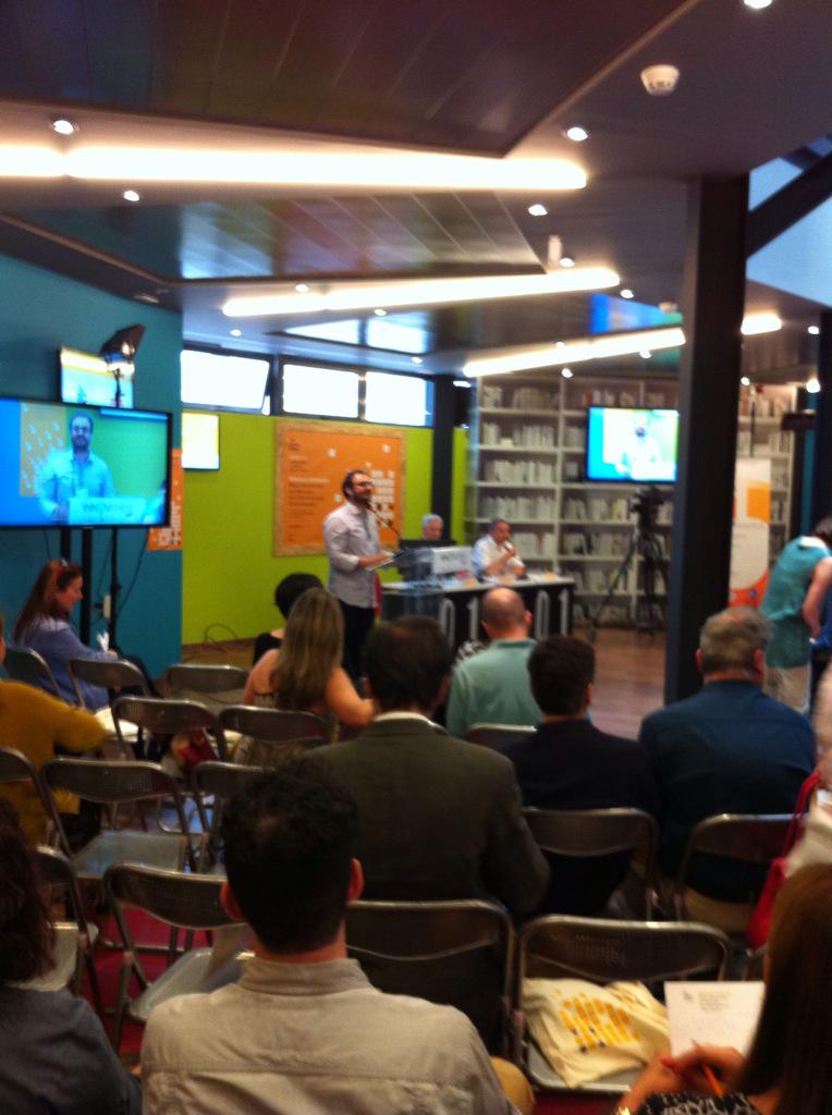 AnnieMalama's tweet image. @prodromos on open glam @eellak #psvaluetalks #icom15