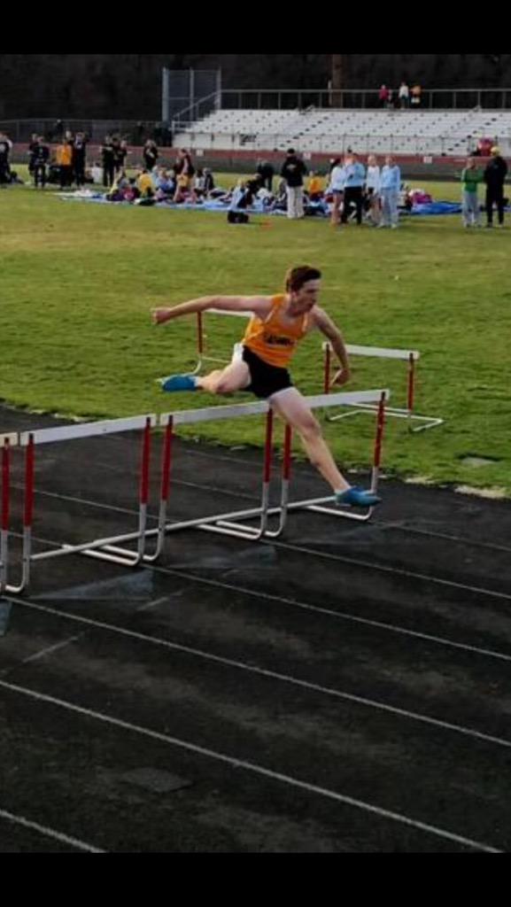 MichiganRunners's tweet image. Who is the better 300m Hurdler?
Rt-Josiah Davis
Fav-Richard Bowens