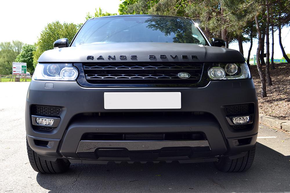 ReformaUK's tweet photo. Range Rover Vogue wrapped in Matte Black by the team - Transformed from Gloss White. #Wrapped #ReformaUK #Blaaaack http://t.co/h6EJaBcS9t