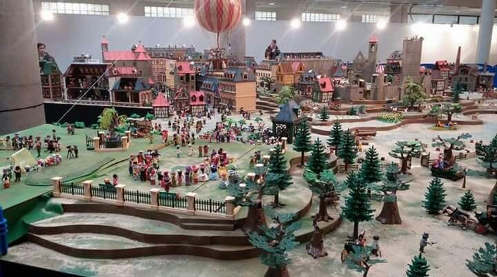 amclicks_'s tweet photo. El despegue del globo aerostático #albendacos #alcobendas #amclicks #playmobil http://t.co/sgDDfIi9mi