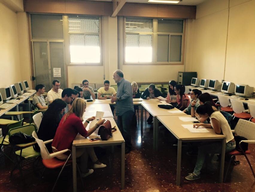 Psicamb2015's tweet photo. Ultimando detalles para el próximo #PSICAMB2015 en  #Granada:
Hoy, organización y horarios con los voluntarios/as! http://t.co/CATSIb7coj