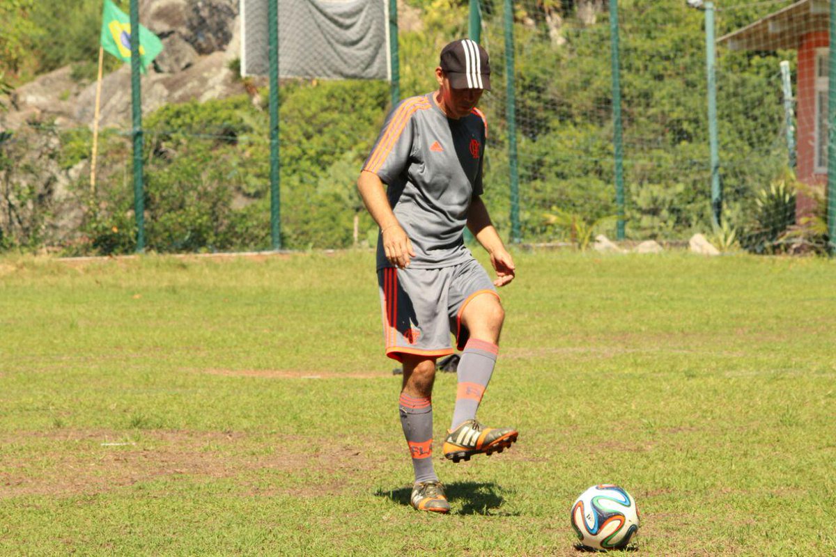 Futestudos's tweet photo. BJ Oliveira "Essa é a melhor forma de começar o dia" - #futebol #esporte #saúde http://t.co/6aJrRg2u5Y