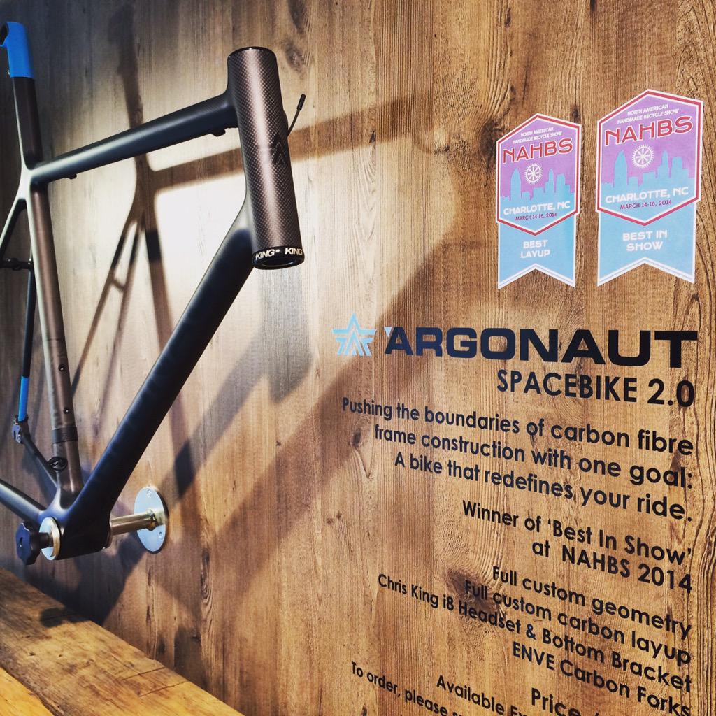 GIRO_Cycles's tweet image. @argonautcycles looking mighty fine this morning // check it out in this months ProCycling!! #customcarbon #baaw