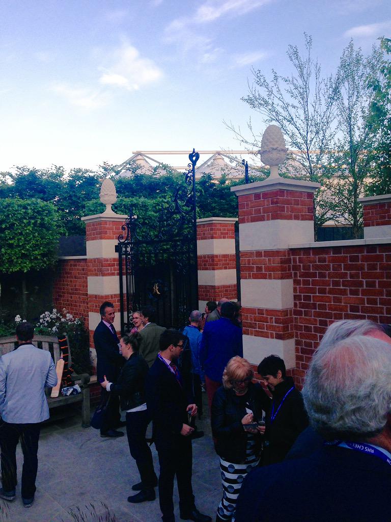 OWSociety's tweet photo. A lovely drinks reception last night at #RHSChelsea http://t.co/yRMjjy1JlT