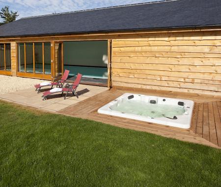 Hot tube anyone? bit.ly/1D5pl1O <a href="/UKHolidayHour/">#UKHolidayHour</a> <a href="/VisitEngland/">VisitEngland</a>