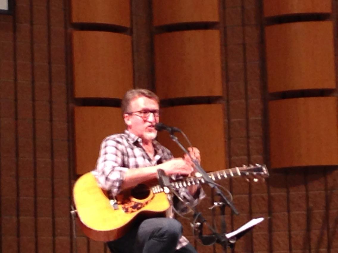 MichelleSawatzk's tweet photo. Unbelievable Steve Bell concert last night - put on in appreciation of all the volunteers in our church. #thankful http://t.co/SYib6SteqM