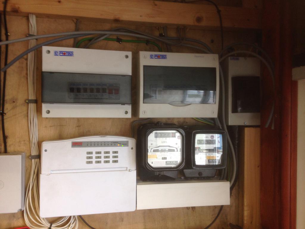 PawsonElectric's tweet photo. @nelsonstransport  fitting new meters , for all #electrical work contact David @PawsonElectric http://t.co/uQdSv397Gm